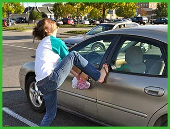 Houston Locksmith Services Houston, TX 281-670-2352 - locked-keys-in-car